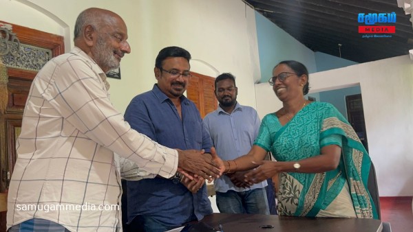 ஜனநாயக தமிழ்த் தேசியக் கூட்டணியில் களமிறங்கும் சசிகலா இரவிராஜ்- வேட்பு மனுவிலும் கையெழுத்து..! 